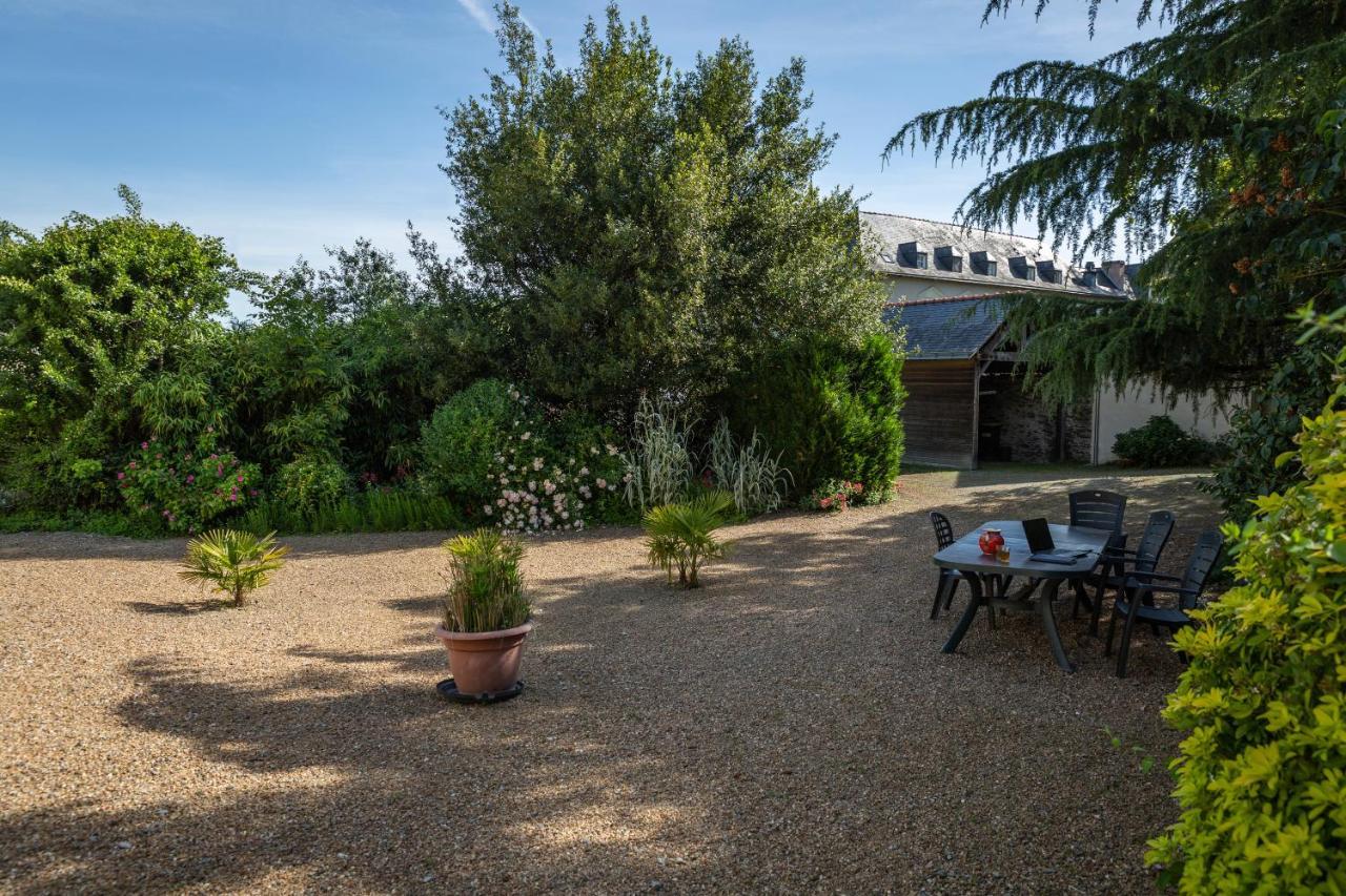 La Haye Gites Et Chambre D'Hotes Avrillé Exterior foto